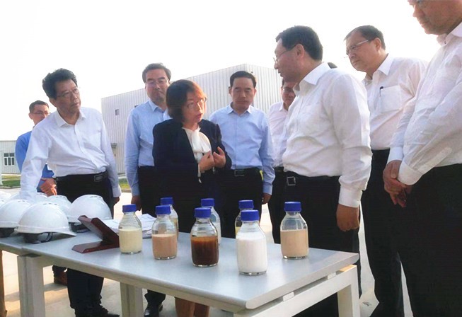 陕西省委书记胡和平一行调研蒲城pp电子 新资料出产基地建设项目
