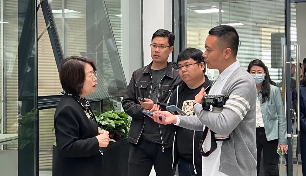 巾帼奋进新征程，妇联媒体采访团走进pp电子科技